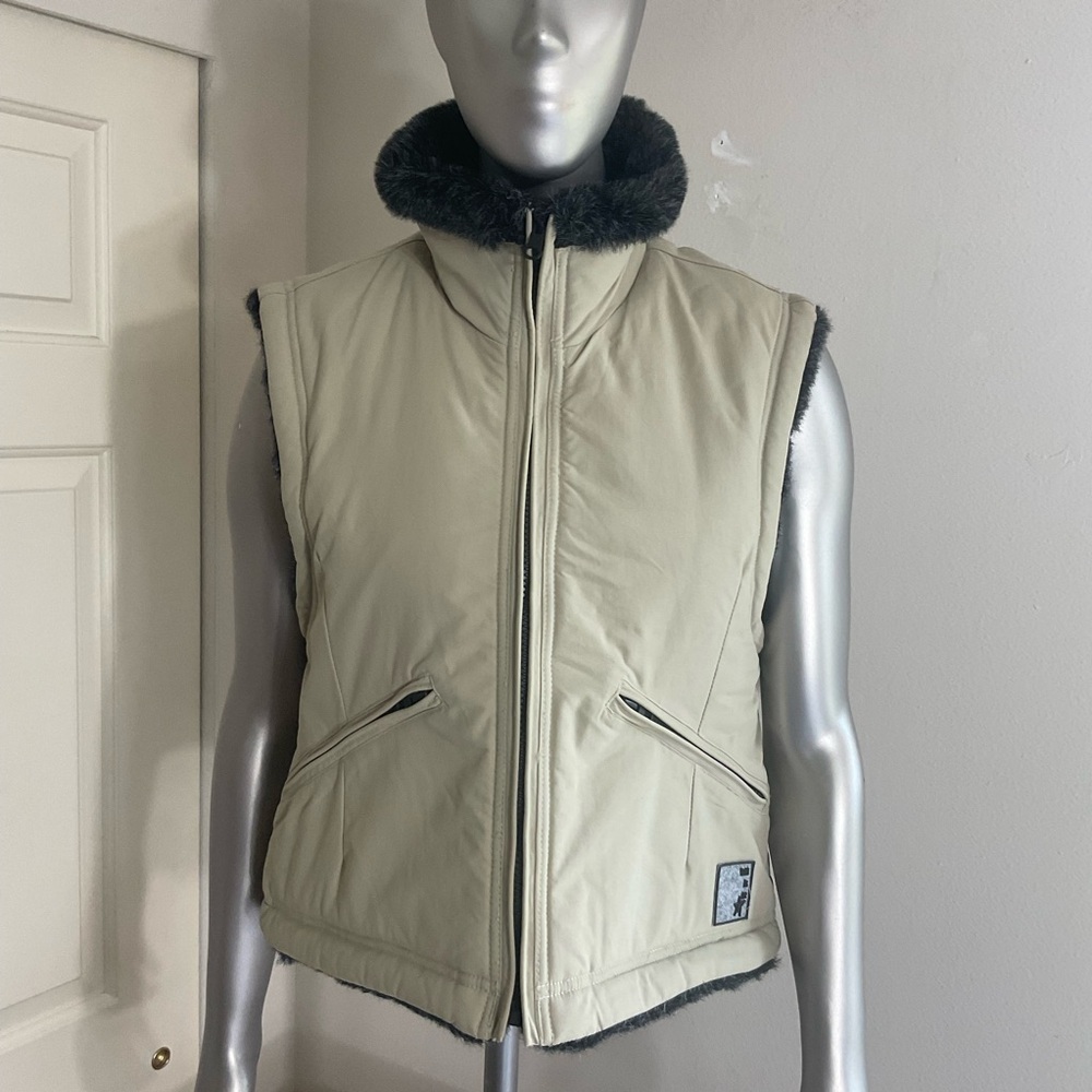 Cold as ice reservable faux fur vest women size small
